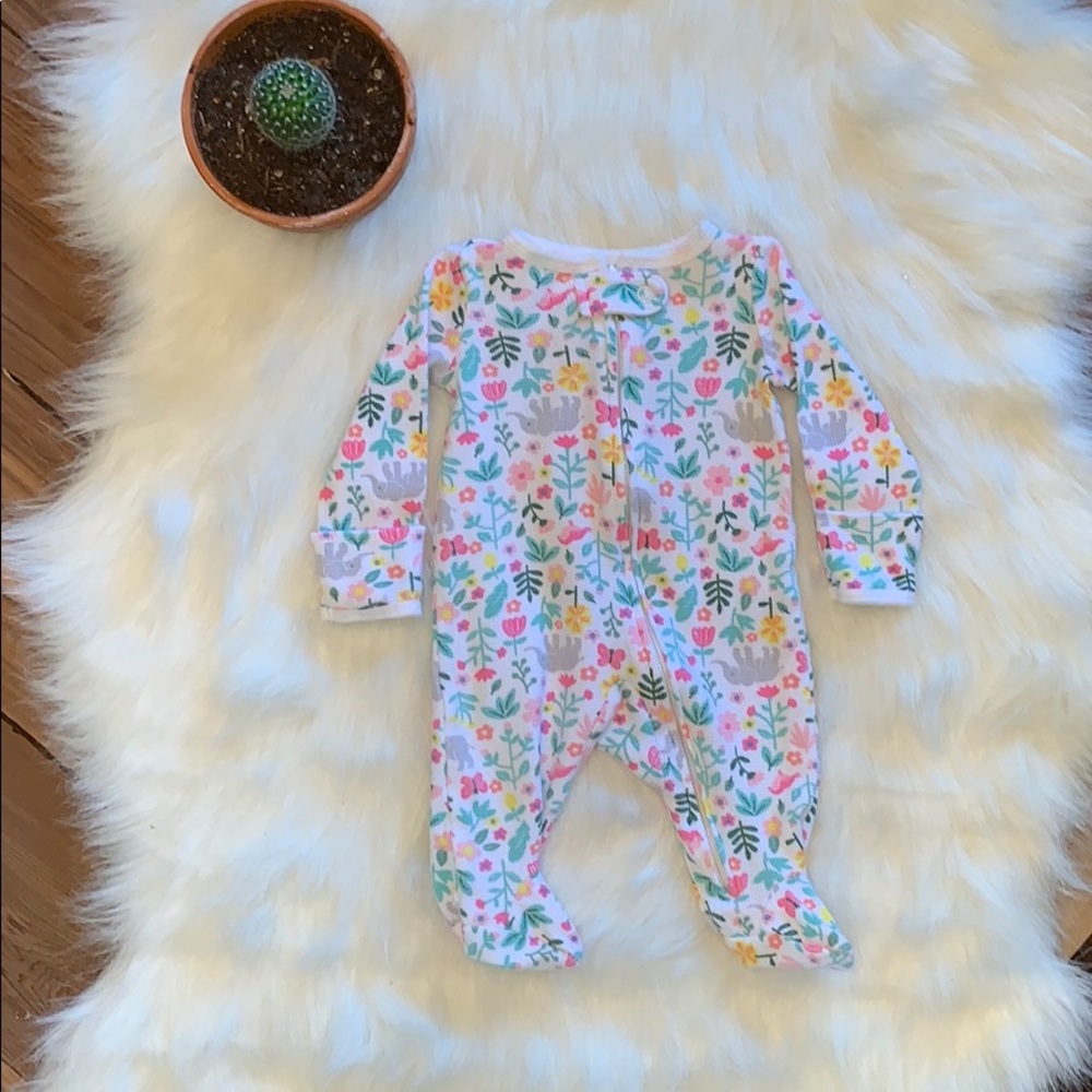🎀🌿🐘New Born one piece sleeper